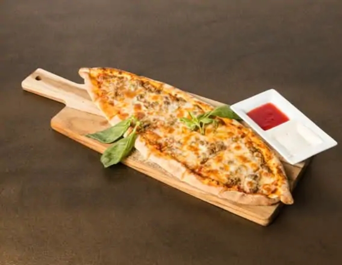 Fresh Pizza Served in Bakur Grill House in Oldham 